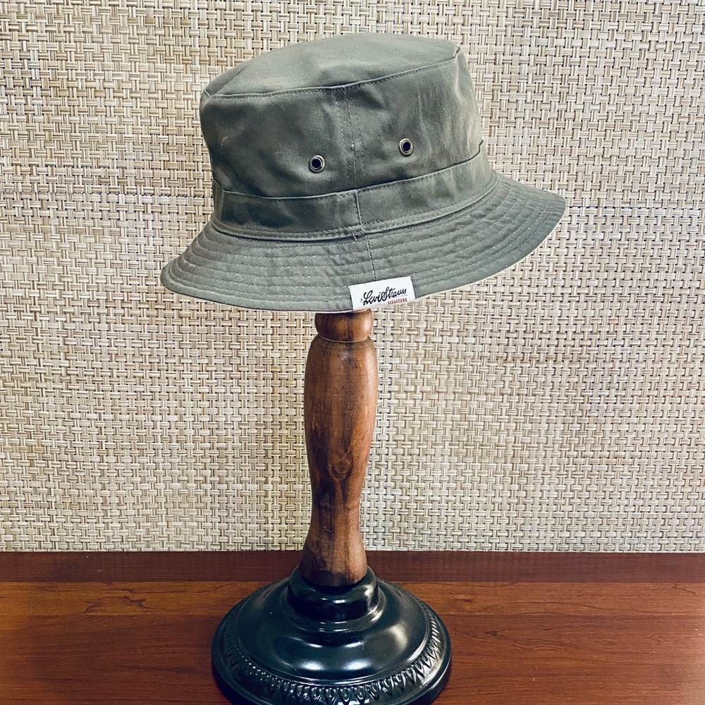 🌟HP🌟VTG 2000s New Unisex Levi Strauss Signature Olive/Khaki Reversible Bucke…